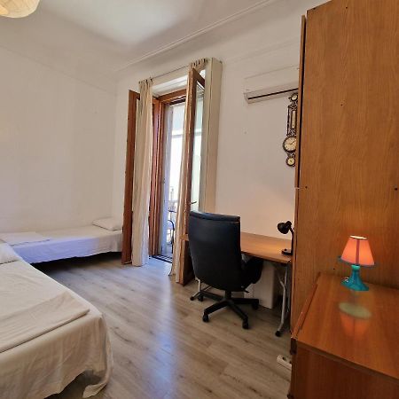 Private Room In A Quiet Apartment In The City Center Milán Exterior foto