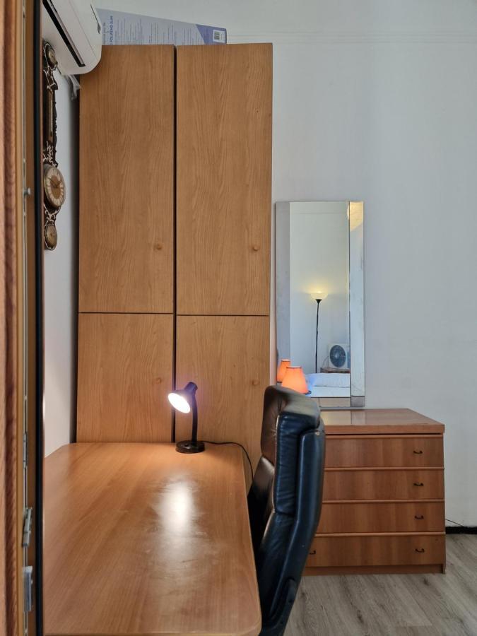 Private Room In A Quiet Apartment In The City Center Milán Exterior foto