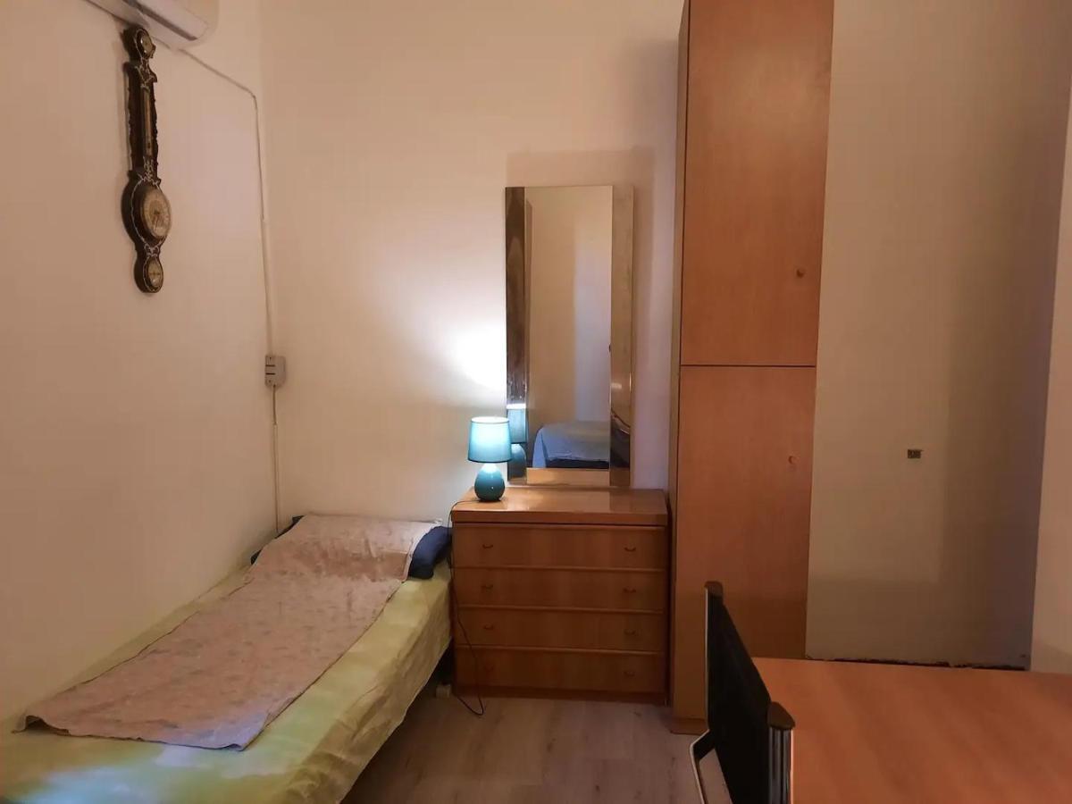 Private Room In A Quiet Apartment In The City Center Milán Exterior foto