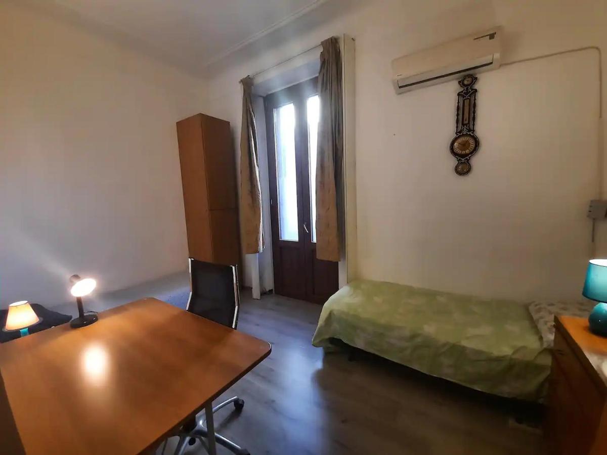 Private Room In A Quiet Apartment In The City Center Milán Exterior foto